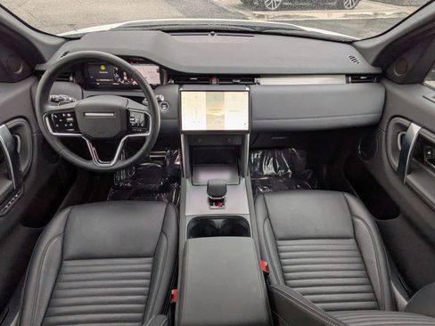 Used 2024 Land Rover Discovery Sport Dynamic SE image 17