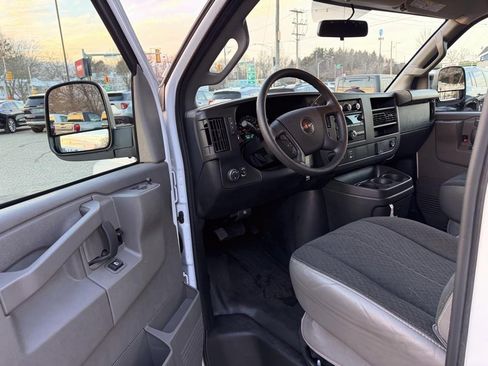 Used 2024 GMC Savana 2500 w/ Driver Convenience Package image 10