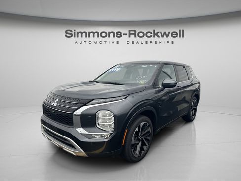 Used 2024 Mitsubishi Outlander SE image 7