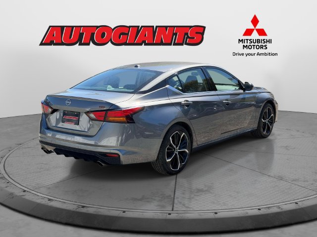 Used 2024 Nissan Altima 2.5 SR FWD image 2