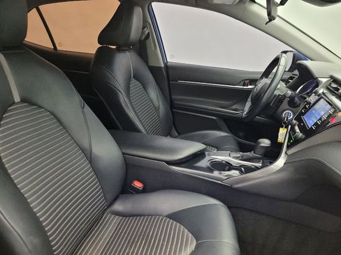 Used 2020 Toyota Camry SE image 21