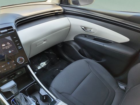 Certified 2024 Hyundai Tucson SE FWD image 13