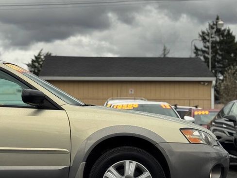Used 2005 Subaru Outback 2.5i image 16