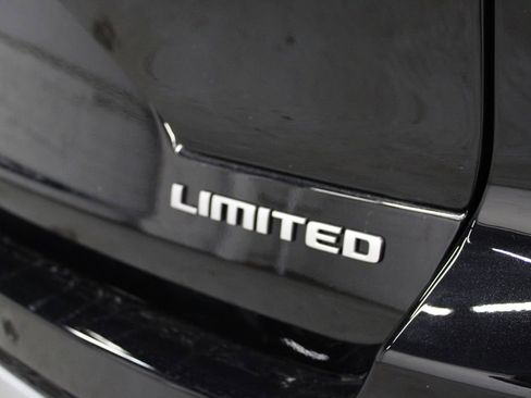 New 2025 Jeep Grand Cherokee Limited w/ Luxury Tech Group II image 40