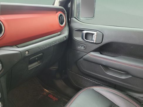 Used 2019 Jeep Wrangler Unlimited Rubicon AWD/4WD image 22