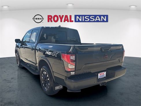 Used 2024 Nissan Titan PRO-4X w/ Pro-4x Convenience Package image 5