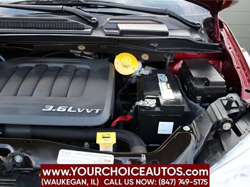 Used 2018 Dodge Grand Caravan SE w/ UConnect Hands-Free Group image 15