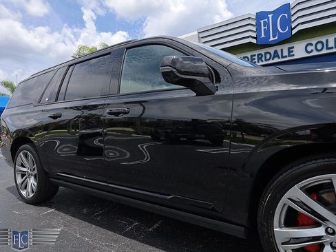 Used 2026 Cadillac Escalade ESV Platinum Sport AWD/4WD image 11