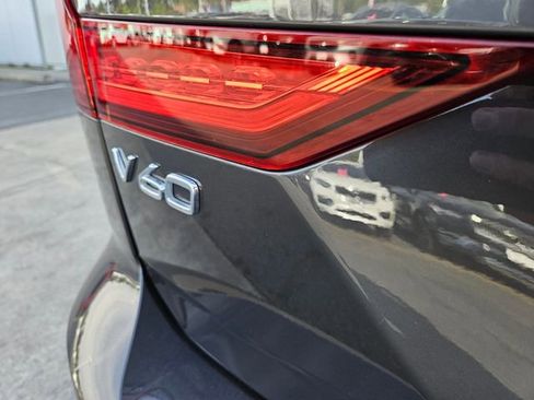 Used 2025 Volvo V60 B5 Cross Country Plus AWD/4WD image 9