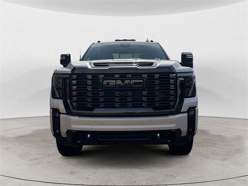Used 2024 GMC Sierra 3500 Denali Ultimate image 8