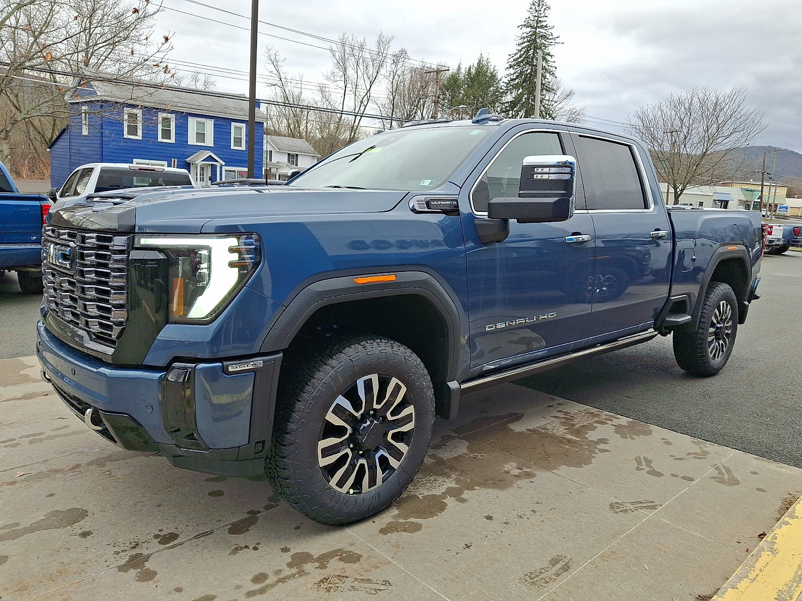 New 2026 GMC Sierra 3500 Denali Ultimate AWD/4WD image 3