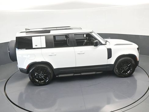 Used 2022 Land Rover Defender 110 S image 55