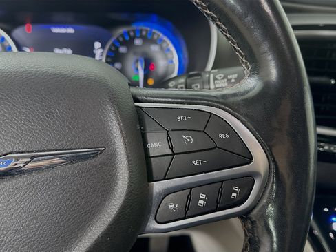 Used 2020 Chrysler Pacifica Touring-L Plus w/ Tire & Wheel Group image 13