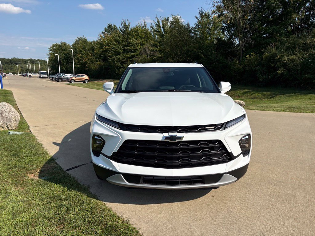 New 2026 Chevrolet Blazer LT w/ LPO, Arctic Package FWD image 12