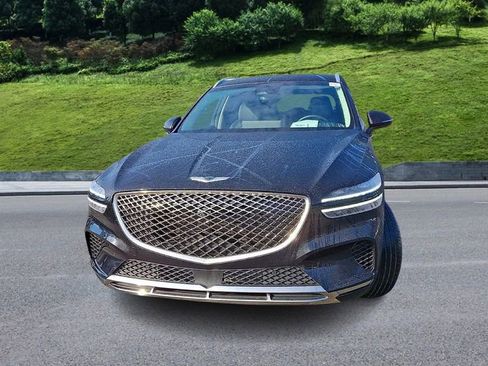 Used 2025 Genesis GV70 2.5T Advanced w/ Advanced Package image 3