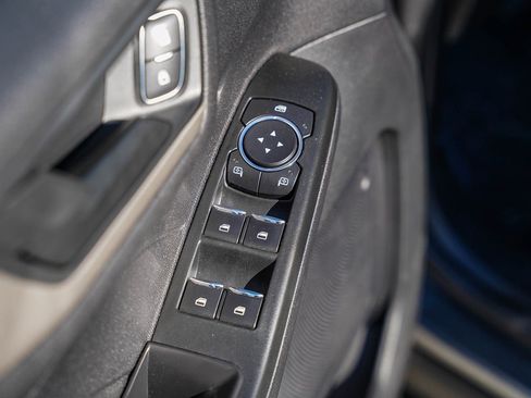 Used 2022 Ford Escape SE image 20