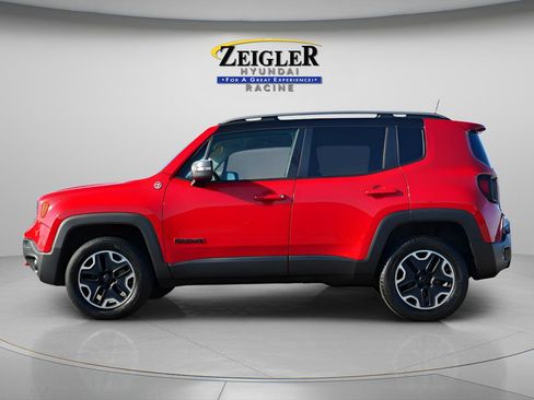 Used 2015 Jeep Renegade Trailhawk image 4