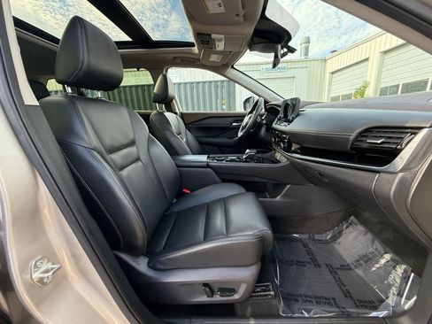 Used 2023 Nissan Rogue SL w/ SL Premium Package image 27