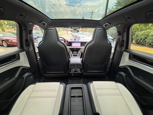 Used 2025 Porsche Cayenne S AWD/4WD image 30