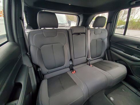 Used 2024 Jeep Grand Cherokee Laredo X w/ Luxury Tech Group I image 13