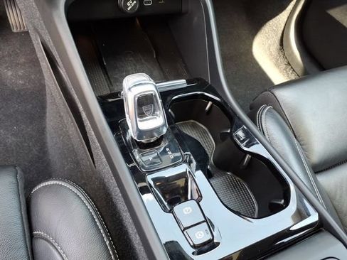 Used 2023 Volvo XC40 B5 Plus w/ Driver Assist Package AWD/4WD image 28