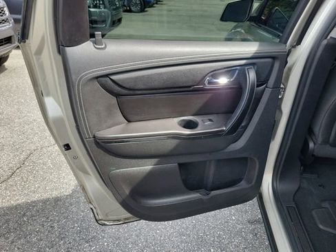 Used 2016 Chevrolet Traverse LT image 27