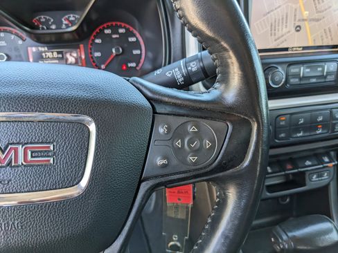 Used 2016 GMC Canyon SLT w/ Driver Alert Package image 28