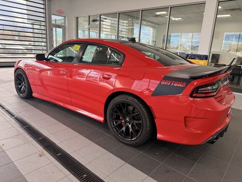 Used 2018 Dodge Charger R/T image 7
