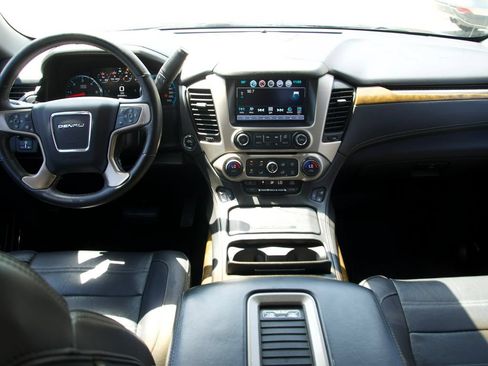 Used 2017 GMC Yukon Denali w/ Open Road Package RWD image 11