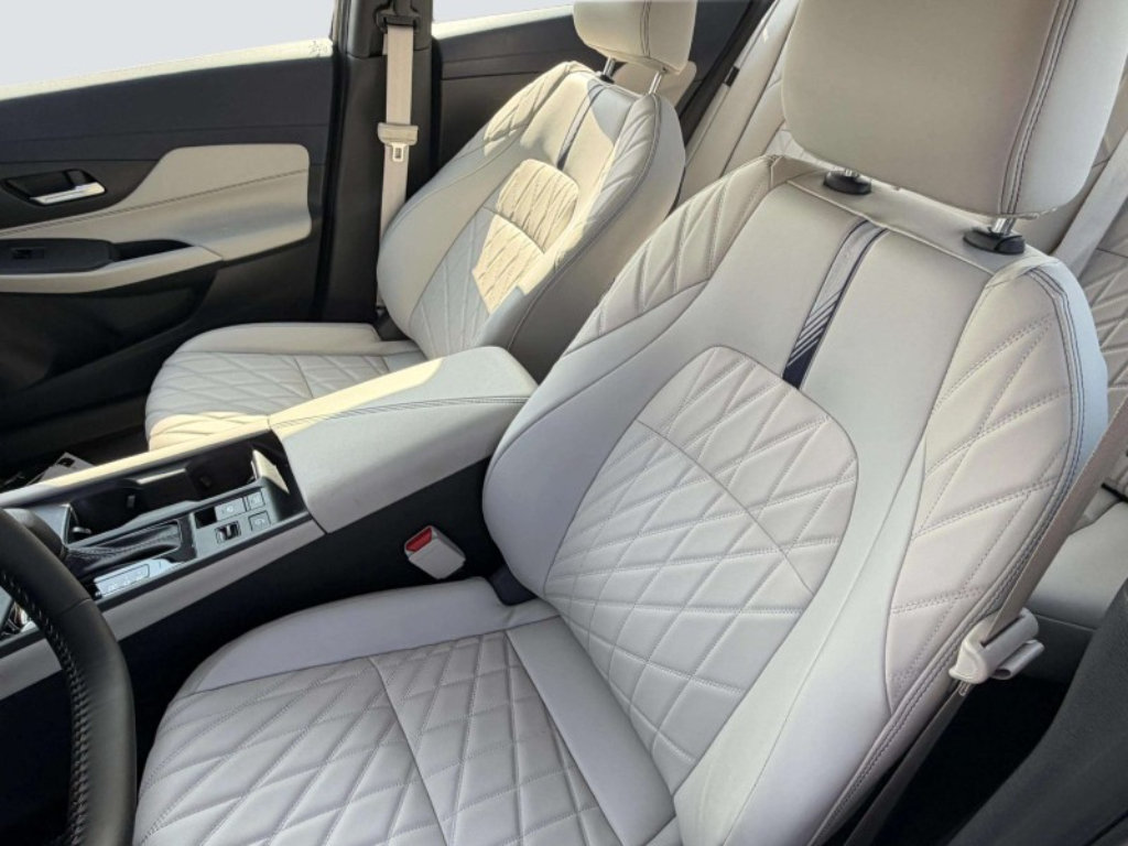 Used 2026 Nissan Sentra SL w/ Floor Mat Package FWD image 21