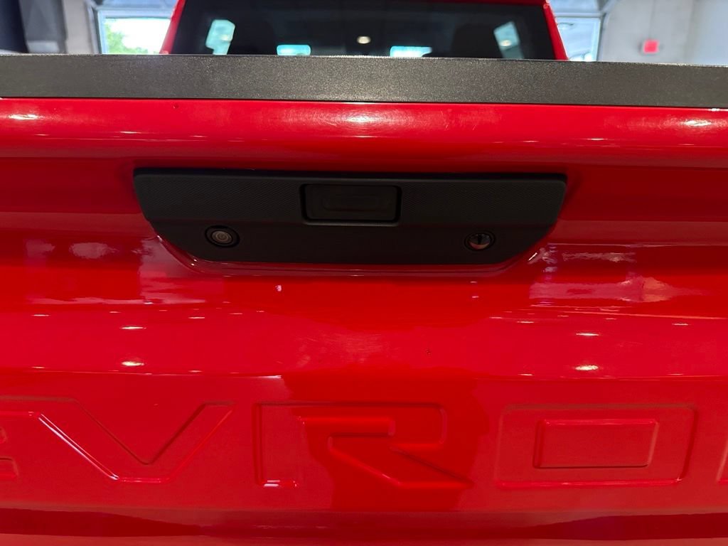 Used 2020 Chevrolet Silverado 1500 Custom w/ Custom Value Package AWD/4WD image 9