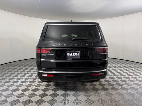 Used 2025 Jeep Wagoneer 4WD image 7