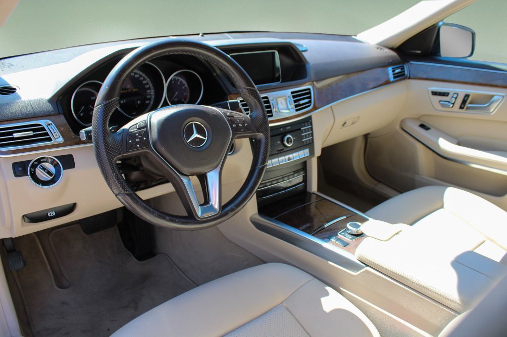 Used 2016 Mercedes-Benz E 350 4MATIC Wagon image 2