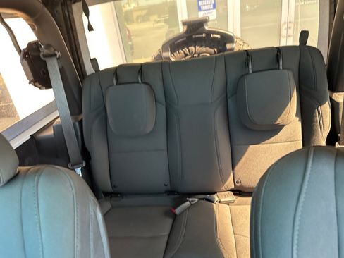 Used 2020 Jeep Wrangler Sport image 33