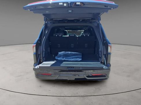 New 2026 Lincoln Navigator Reserve w/ Jet Appearance Package AWD/4WD image 8