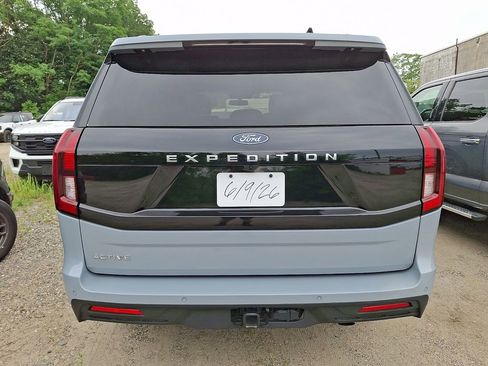 Used 2025 Ford Expedition Active AWD/4WD image 5