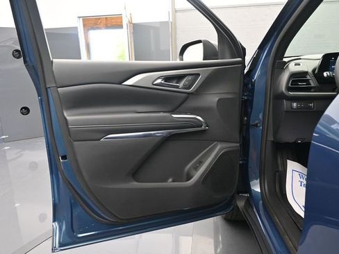 New 2026 Chevrolet Traverse LT w/ Driver Confidence Package image 12