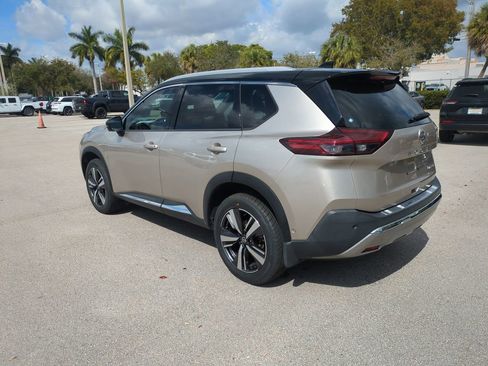 Used 2021 Nissan Rogue Platinum image 8