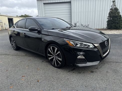 Used 2021 Nissan Altima 2.0 SR image 3