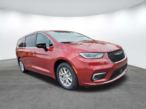 Used 2025 Chrysler Pacifica Select FWD image 25