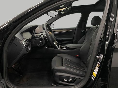 Certified 2022 BMW 530i xDrive w/ Premium Package image 30