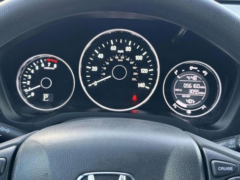 Used 2017 Honda HR-V EX image 27