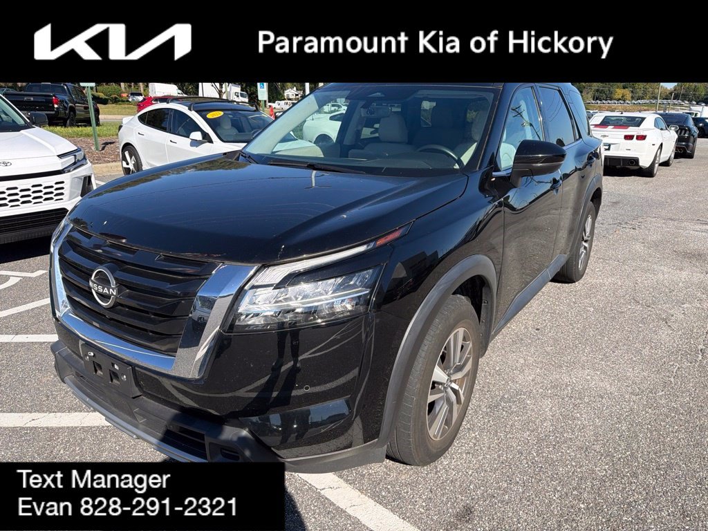 Used 2023 Nissan Pathfinder SL AWD/4WD image 1