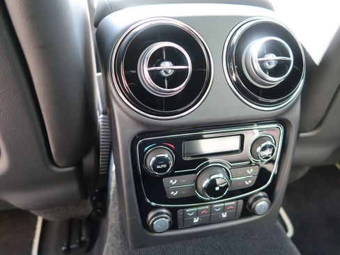 Used 2019 Jaguar XJ R-Sport image 48