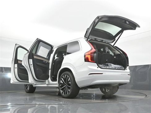 New 2026 Volvo XC90 B6 Plus image 58