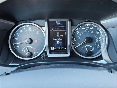 Used 2018 Toyota Tacoma SR5 image 11