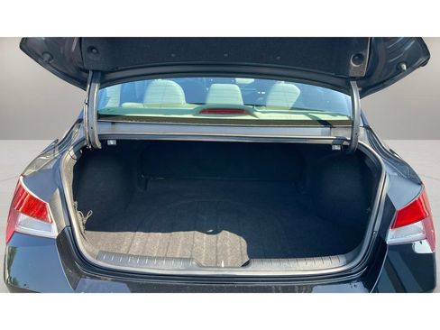 Used 2023 Hyundai Elantra SE FWD image 16