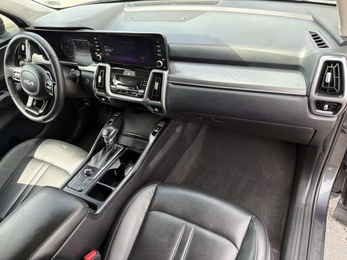 Used 2023 Kia Sorento S w/ Panoramic Sunroof Package FWD image 14