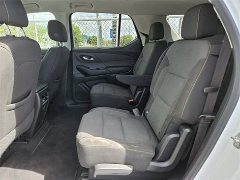 Used 2021 Chevrolet Traverse LT image 6
