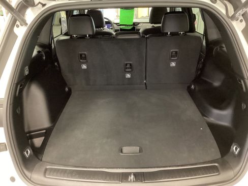 Used 2024 Jeep Grand Cherokee Altitude image 5